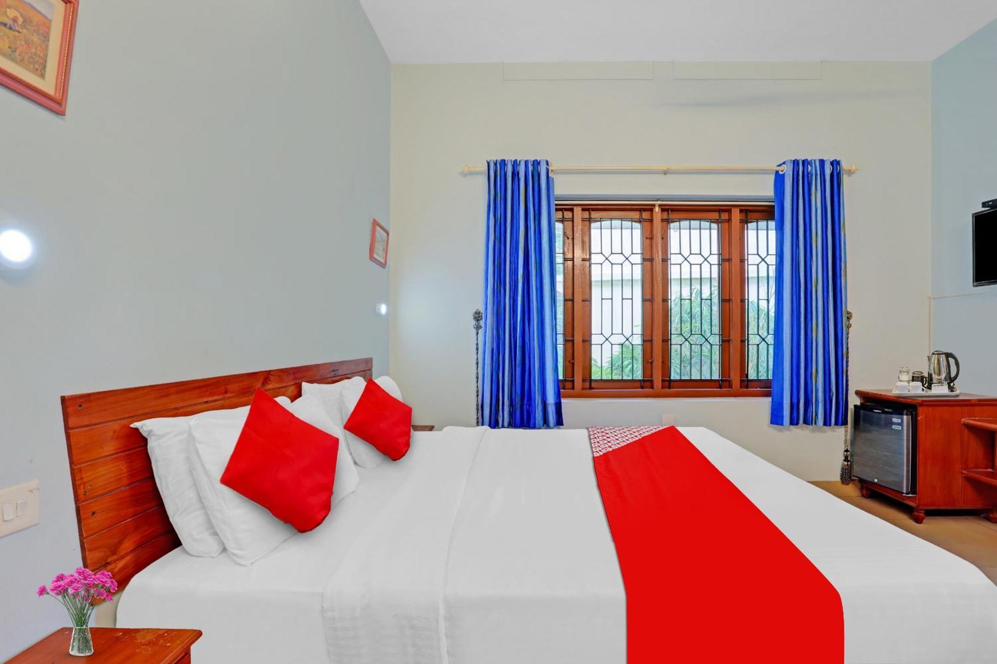 تريفِندرم Flagship Hotel Adara Residency المظهر الخارجي الصورة